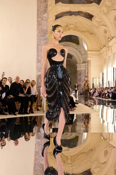 Look 30
